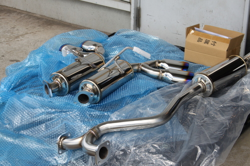 CHR ブーストスタイル に BLITZ マフラー 取り付け。 | 鈴鹿店 | 店舗